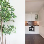 Flh Amoreiras Wood Design Flat