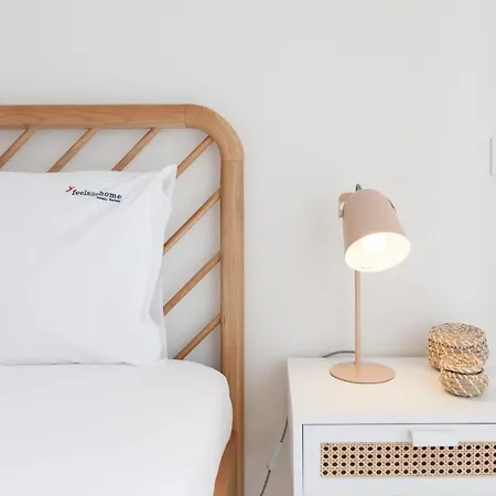 Flh Amoreiras Wood Design Flat * Lisbon