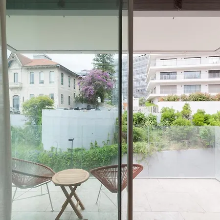 Flh Amoreiras Wood Design Flat Apartment Lisbon