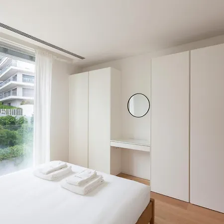 Flh Amoreiras Wood Design Flat Lisbon