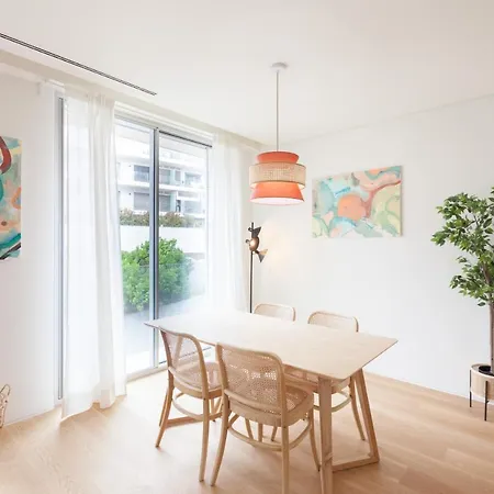 Flh Amoreiras Wood Design Flat