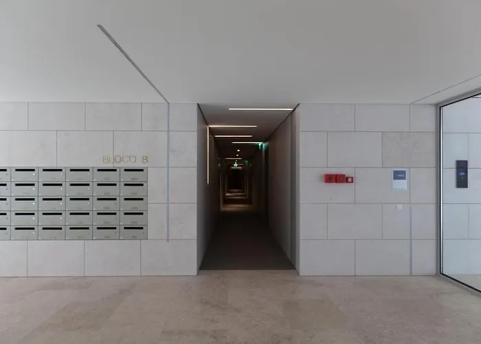 Flh Amoreiras Wood Design Flat Lisbon