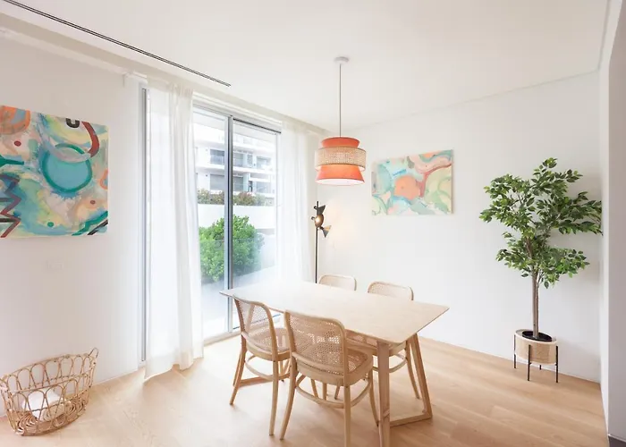 Flh Amoreiras Wood Design Flat